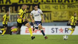 altText(Nacional derrota a Peñarol 2 a 0 por la serie Río de la Plata)}