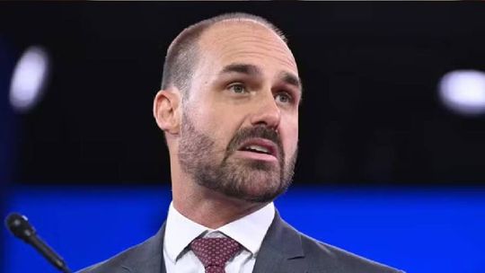 Eduardo Bolsonaro condenado en Brasil.