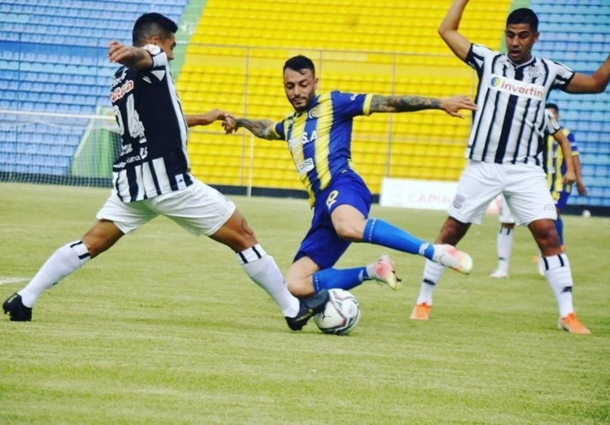 Sebasti&aacute;n Marset jugando para el Club Deportivo Capiat&aacute;, propiedad de Erico Galeano.