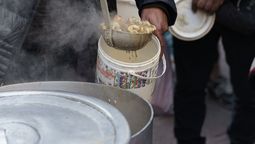 altText(Otra vez el hambre sobre la mesa)}