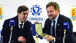 altText(La Conmebol, la AUF y las casas de apuestas británicas)}