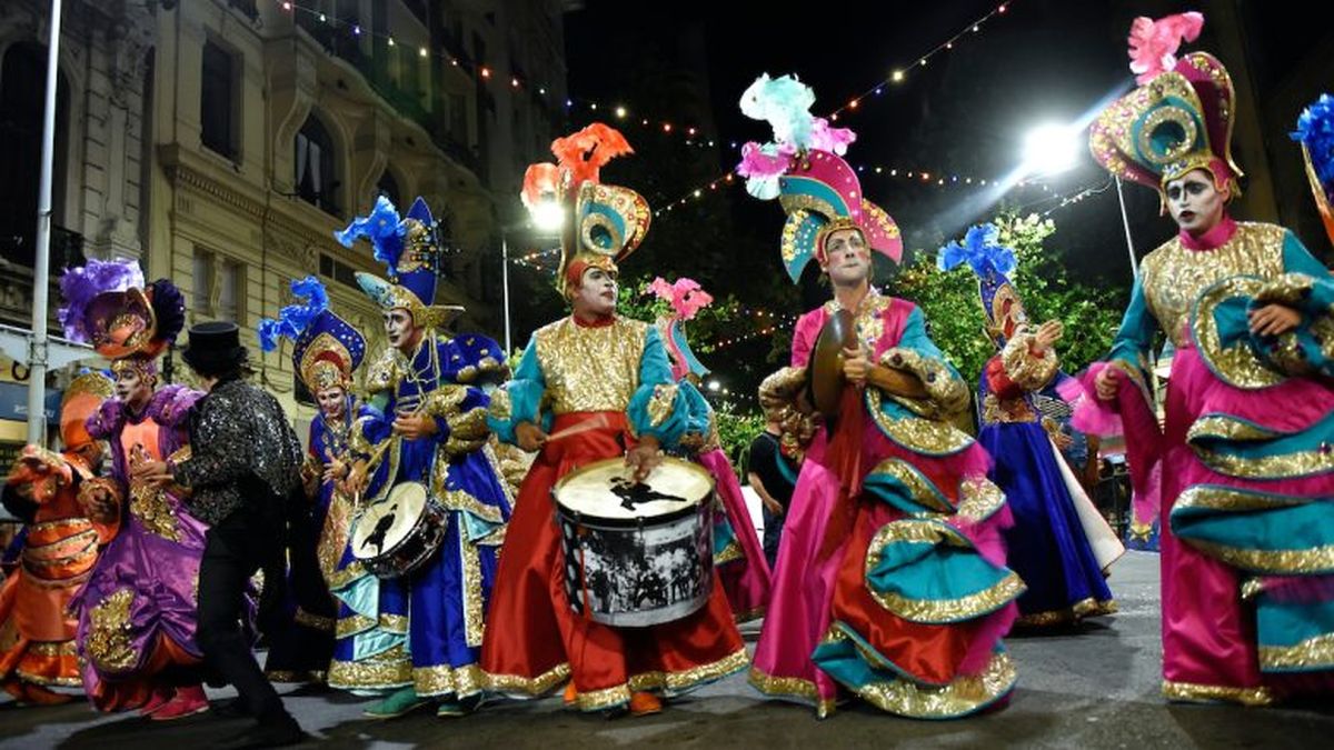 Intendencia de Montevideo divulgó detalles del Desfile Inaugural del Carnaval