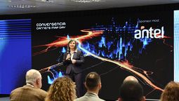 altText(Antel se expande hacia la región)}