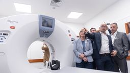 altText(Orsi inauguró tomógrafo en el hospital de Colonia y llamó a 