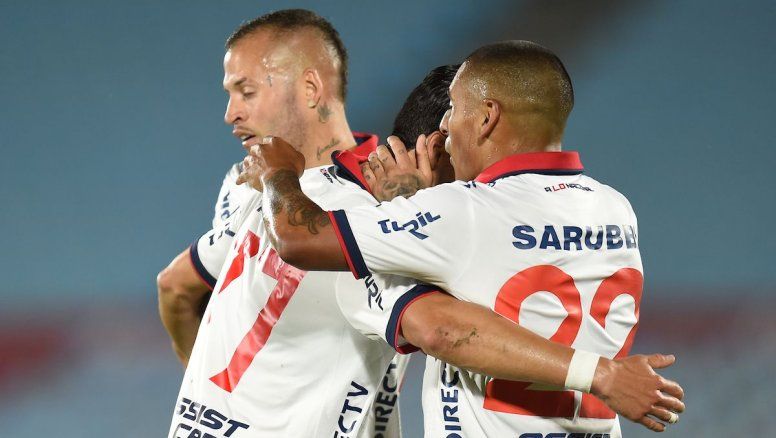 Partido de riesgo: Nacional visita este viernes a Racing en el Centenario