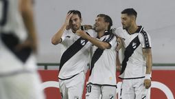 altText(Danubio se hizo fuerte y logró tres puntos de oro)}