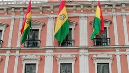 altText(El nuevo orden en Bolivia: eliminaron la Wiphala, símbolo de los pueblos originarios)}