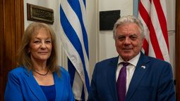 altText(Cosse se reunió con el embajador de EEUU en Uruguay)}