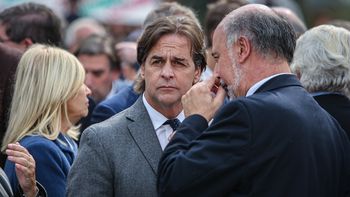 Lacalle dice estar abierto a discutir la reducción de la jornada laboral.