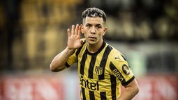 altText(Peñarol: hay preocupación por Leo Fernández y esperan la respuesta de Laxalt)}