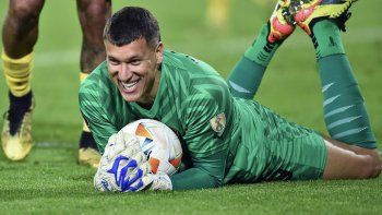 Aguirre lo fue a buscar y se definió: Aguerre será titular en Peñarol