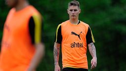 altText(Sin consentimiento Varela no se va)}