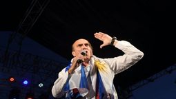 altText(Martínez se consolida en la interna del FA según encuesta de Radar)}