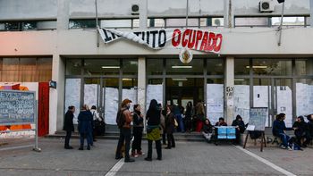 Estudiantes ocuparon el IPA  por presupuesto, participación y en contra de la reforma educativa. 