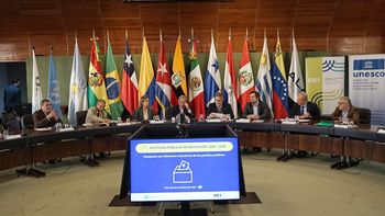 Inició debate sobre educación con políticos y referentes