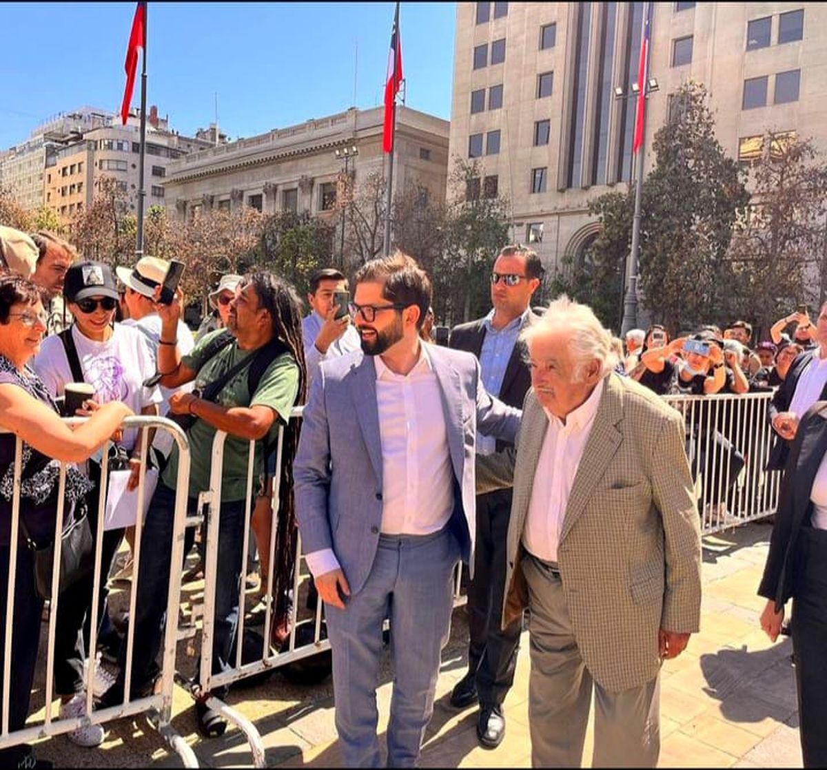 Mujica en Chile junto a Gabriel Boric.