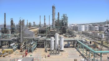 Refinería de ANCAP. Llamado laboral en Ancap con sueldo nominal de 70 mil pesos