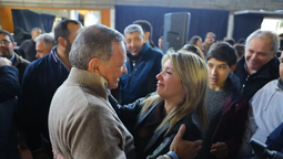 altText(Álvaro Delgado se reencontró con Ripoll y dijo que el gobierno no tiene rumbo)}