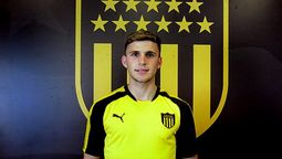 altText(Peñarol espera por Viatri, Gio González al lateral derecho)}