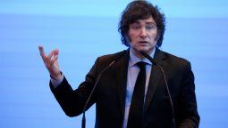 altText(Milei mufa: se cayó el préstamo de 20 mil millones de EEUU para Argentina)}