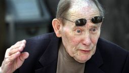 altText(Muere el Nobel Sydney Brenner, científico que revolucionó la biología)}