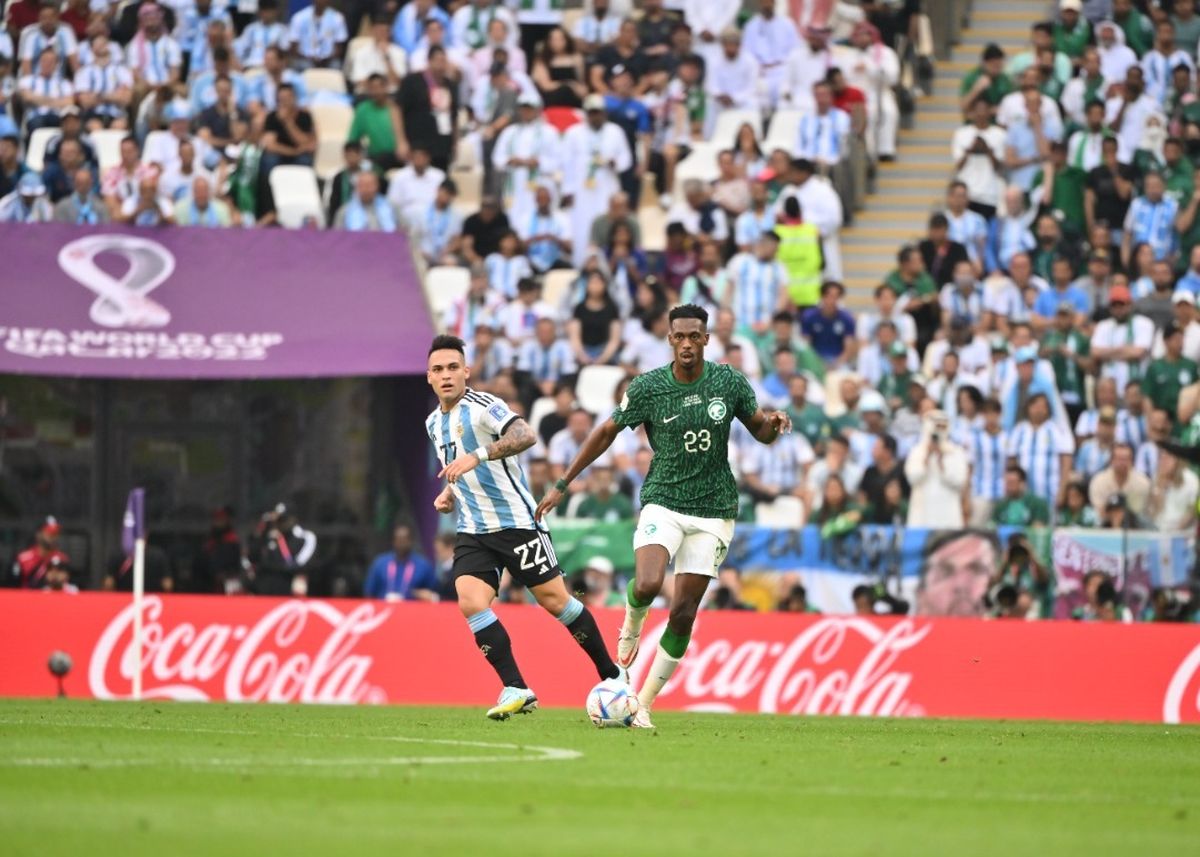 Llueven los palos tras la derrota de Argentina ante Arabia.