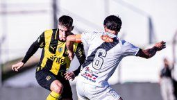 altText(Peñarol le ganó a Danubio y se afirma pensando en el partido por Libertadores)}