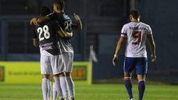 altText(Danubio pegó en los momentos justos y le ganó a Nacional)}