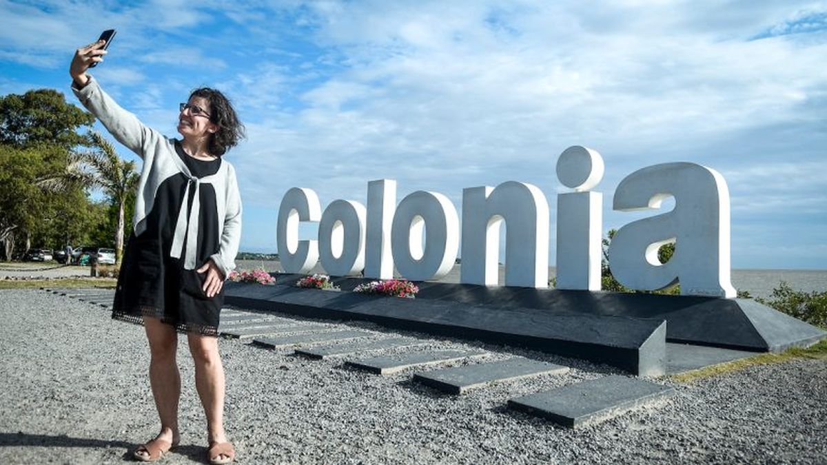 Colonia establece corredor sanitario para turistas argentinos con PCR positivo