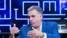 altText(Candidato del Frente Amplio  aumentaría transferencias en dinero a la tarjeta Uruguay Social)}