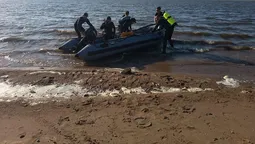 altText(Profunda tristeza en San Carlos por la muerte de tres miembros de una familia ahogados en Rocha)}