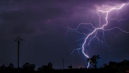 altText(Trabajador rural murió alcanzado por un rayo en Florida)}