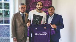 altText(Martín Cáceres y Diego Laxalt tienen equipo)}