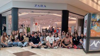 Trabajadores de Zara pararon en el local del Montevideo Shopping y recibieron propuesta de la empresa