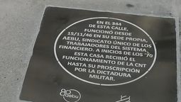 altText(AEBU coloca placa conmemorativa en su primer sede sindical)}