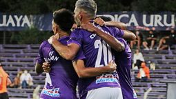 altText(Goleó Defensor Sporting y sacó chapa de candidato)}
