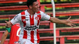 altText(Nacional no pudo con River en el Saroldi)}