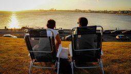 altText(Uruguay despliega su potencial costero: ¿Cuáles son las mejores playas y las más visitadas?)}