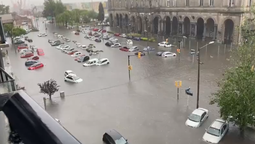 altText(Extensas zonas de la ciudad colapsaron por la intensa lluvia)}