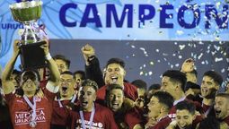 altText(Rentistas campeón del Torneo Apertura)}