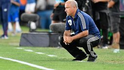 altText(Cesaron a Capuccio de Wanderers y comenzó la danza de nombres)}