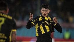 altText(Peñarol: vuelve un titular indiscutido al once inicial y la línea de tres no se toca)}