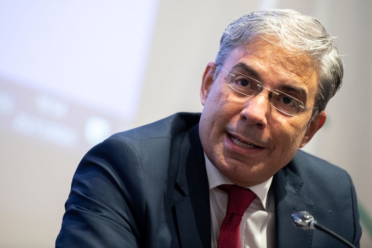 Fenapes rechazó los insultos y agresiones que recibió el presidente del Codicen, Robert Silva, en el Cerro de Montevideo.