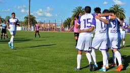 altText(Defensor y Racing golearon hundiendo a Boston River y Rampla)}