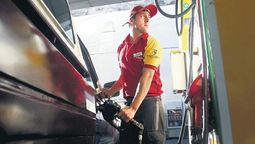altText(¿Efecto referéndum? Gobierno no aumenta el combustible por tercer mes consecutivo)}