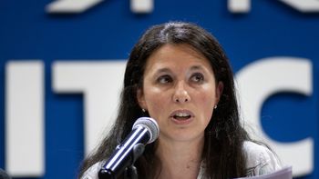 Presidenta del SIDFE dijo que ven con preocupación la posibilidad de que el FA negocie la autonomía y el cogobierno de la futura UNED: No es negociable.