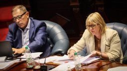 altText(El gobierno explicó en el Parlamento por qué corrigió el cálculo del Fonasa)}
