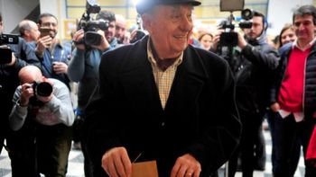 El expresidente Julio María Sanguinetti votó sobre las 11.30 de este domingo (FOTOS)