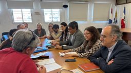 altText(Organismos del Estado y trabajadores firmaron convenio colectivo; incluye compromiso de paz)}