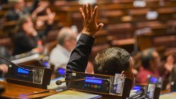 altText(Presupuesto: con el apoyo de Cabildo el FA aprobó el Impuesto Temu y el Mínimo Global)}